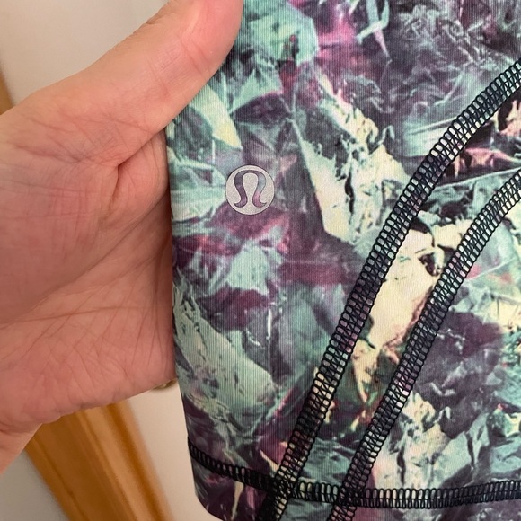 Lululemon Inspire Crop II in Iridescent Multi Size 6 - Picture 8 of 9